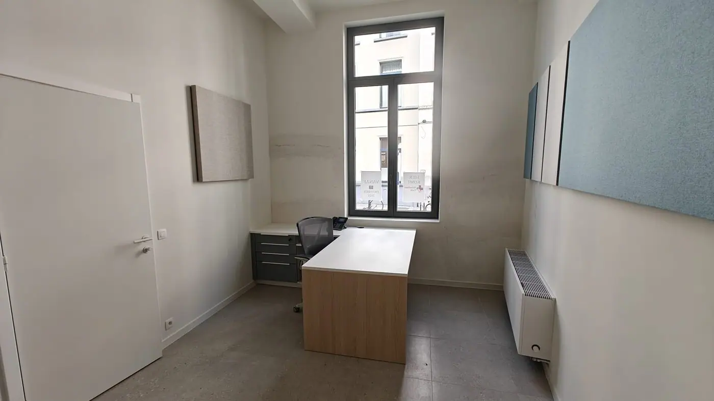 Praktijk met wandpanelen in blauw en beige